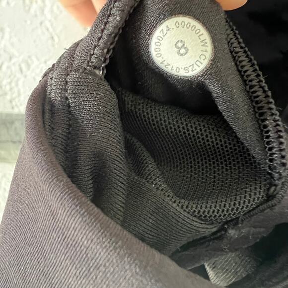 Lululemon Everlux and Mesh Cropped Tank 8 Black Racerback Activewear - Picture 7 of 9
